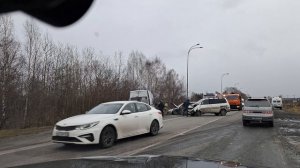 Серьёзная авария произошла в Мысках в районе  ТУ ЗЖБК. 
Детали ДТП уточняются.