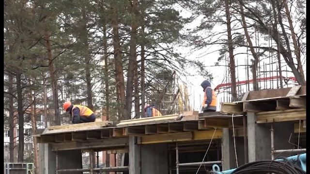 В Заречном строят два новых дома