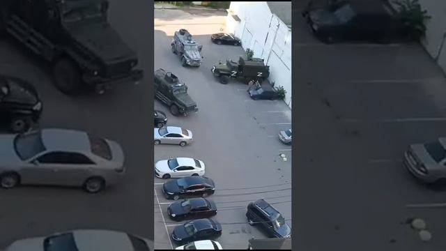 В школе единоборств имени Нурмагомедова в Махачкале начались обыски смотреть онлайн