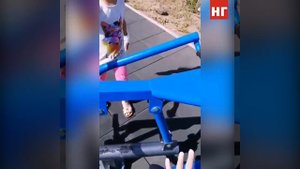 Дети получают травмы на уличных тренажерах