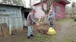 СКОРО ЗИМА, А МЫ ВСЁ ГРЕБЕМСЯ. КУДА МЫ ДЕВАЕМ ЛИСТЬЯ.