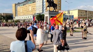 Гимн Омска - Хор "Пересвет" и солисты филармонии Евгений Романов и Анна Ракитина.