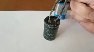 Опыт с конденсатором