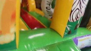 Надувной батут "Сафари джунгли" 5*5*3,2 м - видео обзор