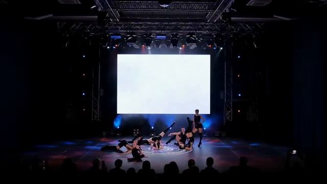 Команда Эндорфин мои младшие strip Lene - its your duty смотреть онлайн