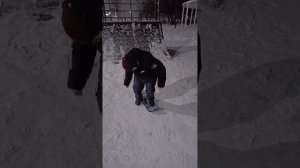 Вертикальный влог. Трюки на сноускейте.