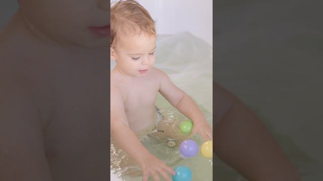 32017 IQBUBBLES, 331937 DUCKLINGS, 32022 BATH ART | Happy Baby