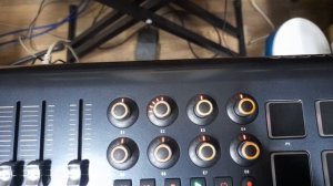 Behringer Motor 49_Фейдеры, энкодеры - тест