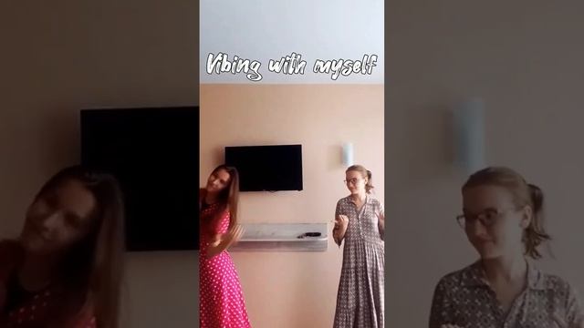 Just vibin' dancin' #tiktok #music #dance #vibes #funny #fypシ #viral #тикток #тренды #edit