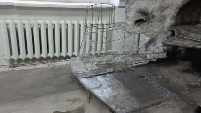 Водопад из артбетона с фонтаном