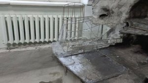Водопад из артбетона с фонтаном