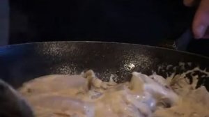 Макрурус тушёный с грибами и сметаной