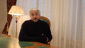 В жизни каждого человека бывают моменты, когда зашел не в ту дверь - Филипп Киркоров (мем)