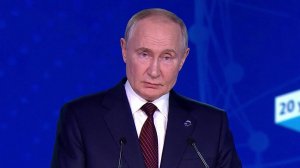 Более четырех часов длилось накануне общение Владимира Путина с участниками клуба "Валдай"