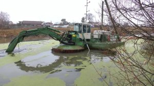 В Костроме завершаются работы по очистке Святого озера