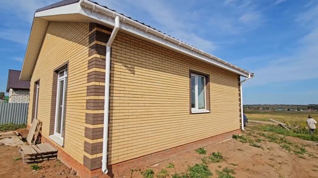 Обзор классического дома 80 м с облицовкой желтым кирпичом / Строительная компания Юг регион Анапа смотреть онлайн