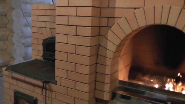 печной комплекс с русской печью, мангалом и лежанкой.