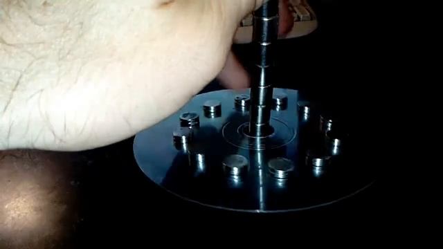  Магнитный левитирующий двигатель - диск!!! Почти как НЛО :-  Часть 1.