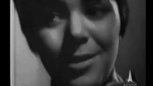 Майя Кристалинская А за окном то дождь то снег смотреть онлайн