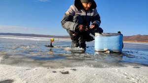 Первый лёд 2024-25. Рыбалка на жерлицы в Забайкалье. Щука на жерлицы.