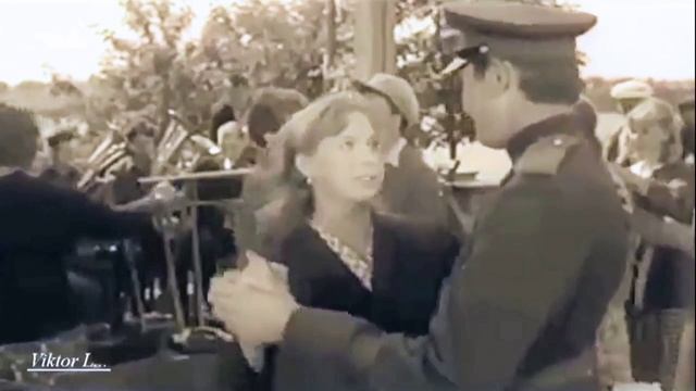 "Юности нашей вальсок"-песни прошлого смотреть онлайн