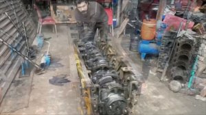 Komatsu D355-Восстановление бульдозерного двигателя