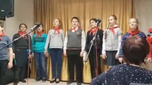 Пионеры поют "За Серегу из Рязани"