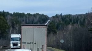 Дальнобой по России Трасса М5 Урал Буксуем по сухому асфальту помощь на трассе легковому авто
