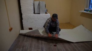 Как постелить линолеум который больше вашей комнаты самому