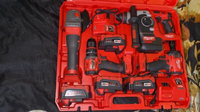 Набор Milwaukee 4 и 1 китайская реплика смотреть онлайн