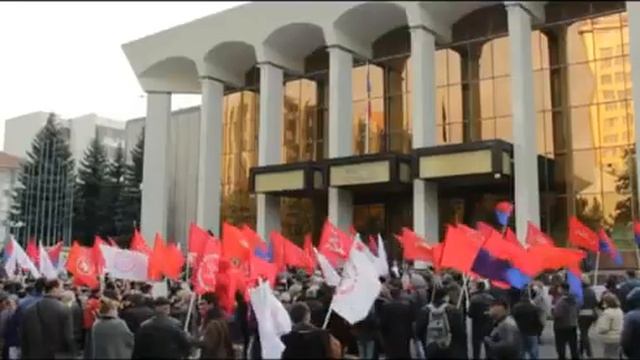 Молдова : Народ Требует Немедленной Отставки Властей !!!