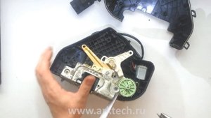 Ремонт дверного замка MB W211. Замена пружинки в замке Mercedes.