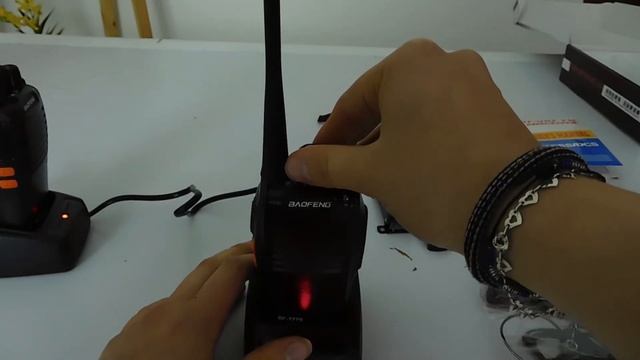 CÓMO FUNCIONAN LOS RADIO WALKIE TALKIE BAOFENG?