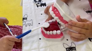 Электрическая зубная щетка детям