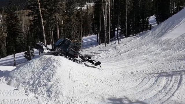 Snowcat for Children _ Truck Tunes for Kids _ Twenty Trucks Channel смотреть онлайн