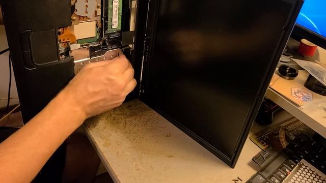 Changing the cmos  battery on my old Thinkpad T43