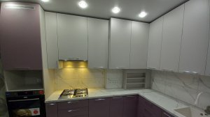 Кухня цвета "Серость дельфина"  и "Слива"