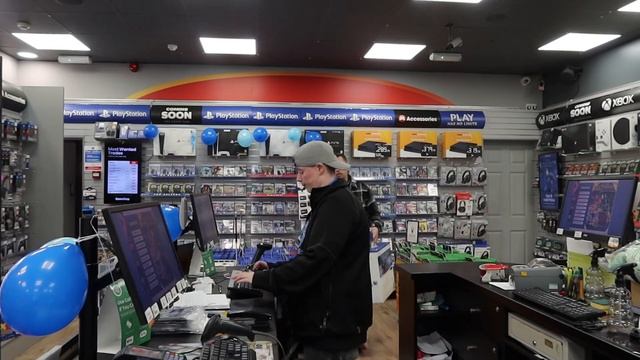I worked at GameStop on God Of War Ragnarok Launch Day.. смотреть онлайн