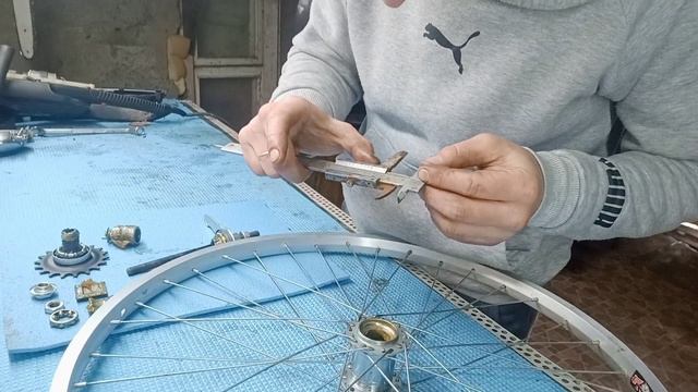 Как разобрать червячную втулку #ремонтвелосипеда #червячнаявтулка #китайскаявтулка