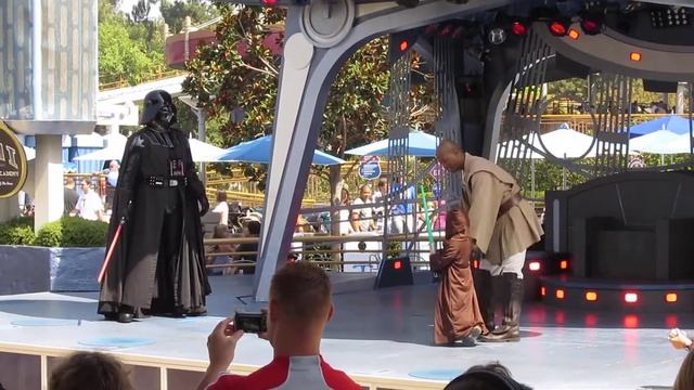 Darth Vader & Darth Maul Vs Younglings - Star Wars (Jedi Training) Disneyland USA смотреть онлайн