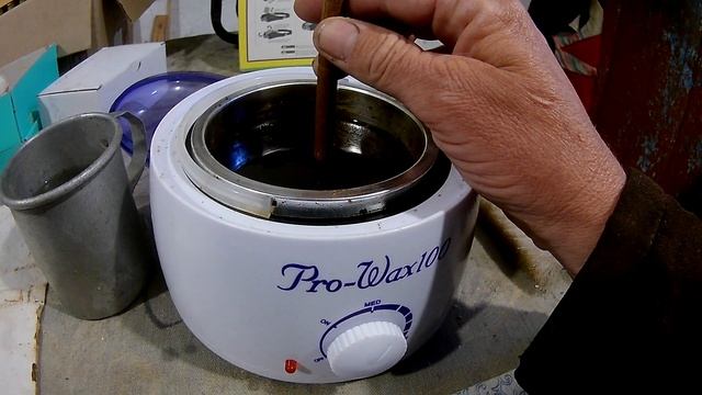 Начинаем выводить маток. Отливаем мисочки для прививки личинок. смотреть онлайн