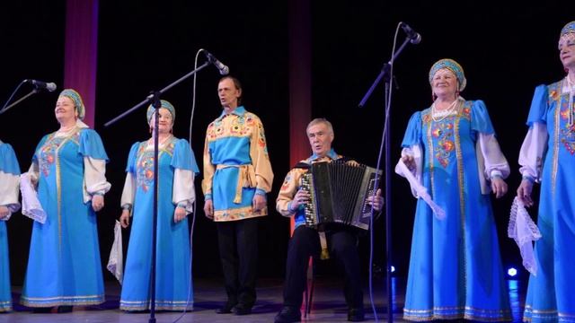 "Песня друзей". Слова Ирины Сливцовой, музыка Юрия Бабина.