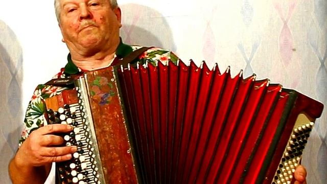 На гармони я играю и БАЯН не забываю...