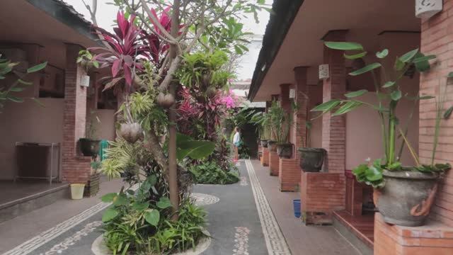 Балийский хостел в Джимбаране. Ulu Bali Homestay смотреть онлайн