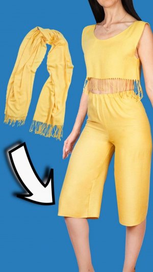 Потрясающая идея, как легко превратить шарф в красивый женский наряд!🧵✂️