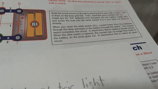 Electric Light & Switch Circuit - Elenco Snap Circuits Extreme Electronics Project 1
