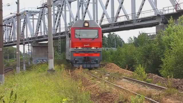 2ЭС6-733 "Синара" (РЖД/Окт, ТЧ-21 Волховстрой) с грузовым поездом