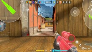 впервые в жизни играю в контр атак) (пытаюсь всех разнести)