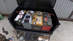 Четыре аккумулятора в японский грузовик , 12v +12v +12v +12v =48 v.