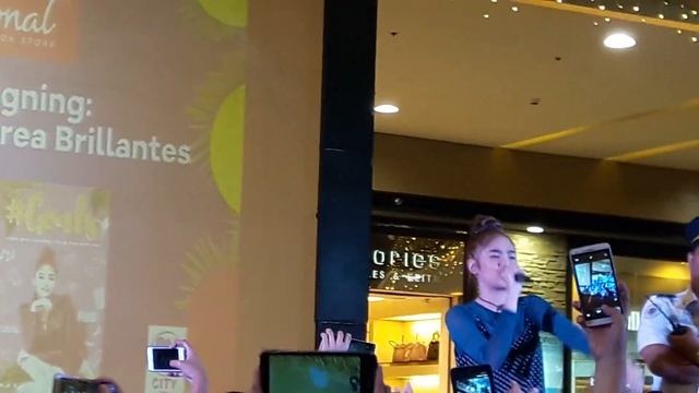 Andrea Brillantes sings T.A.N.G.A @Sm City Cebu смотреть онлайн